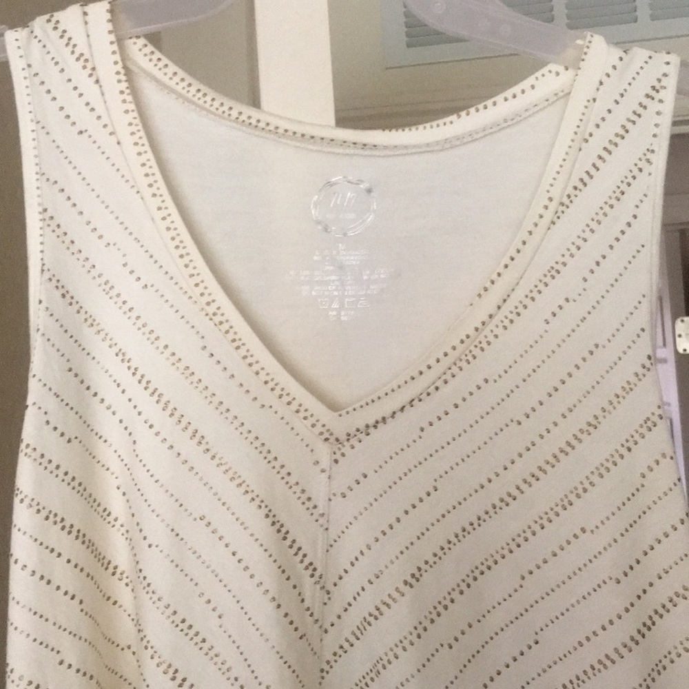 Ivory top with gold accent